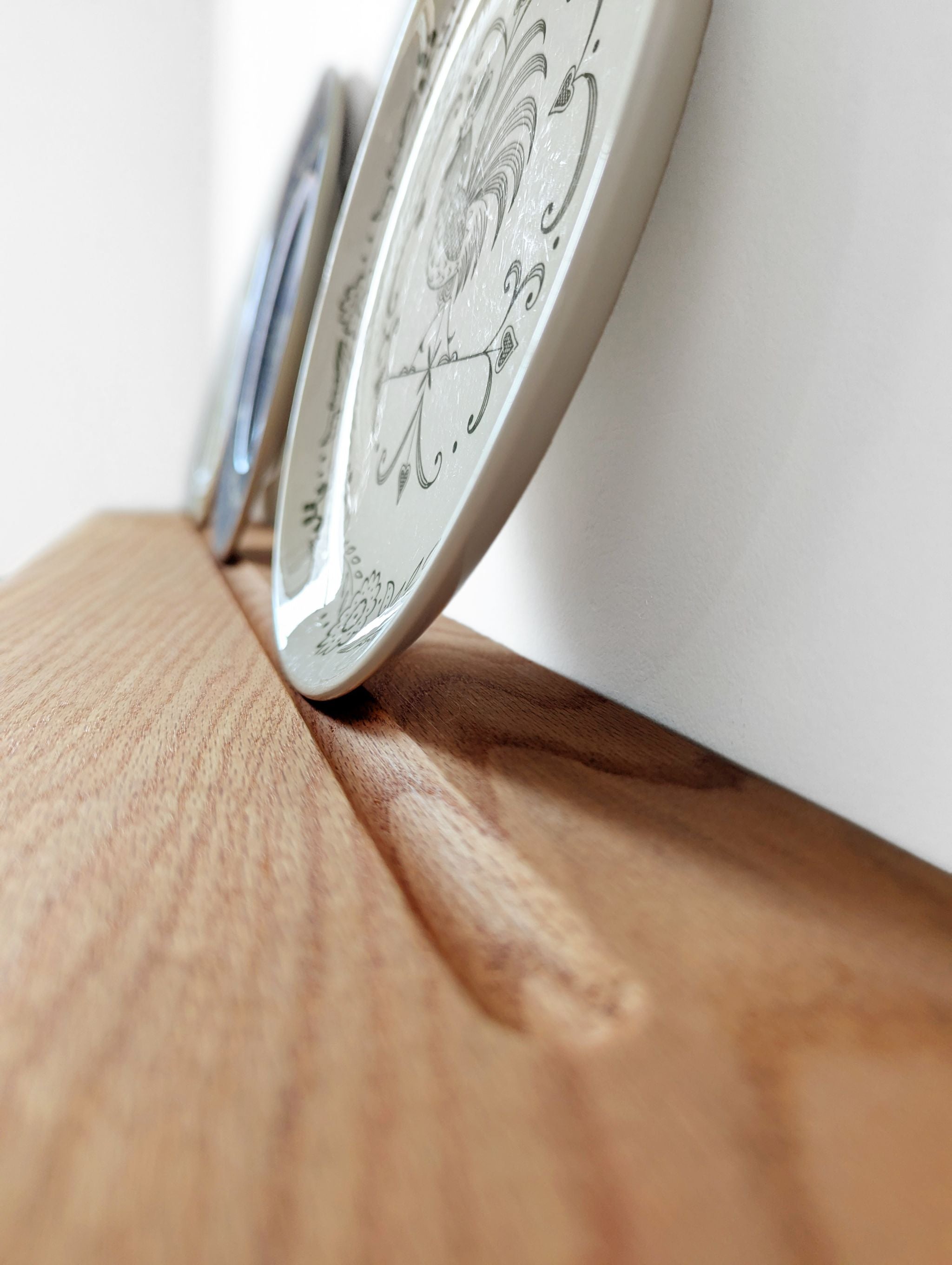 Oaken Display Shelf | Solid Wood, Floating Corner Design 2
