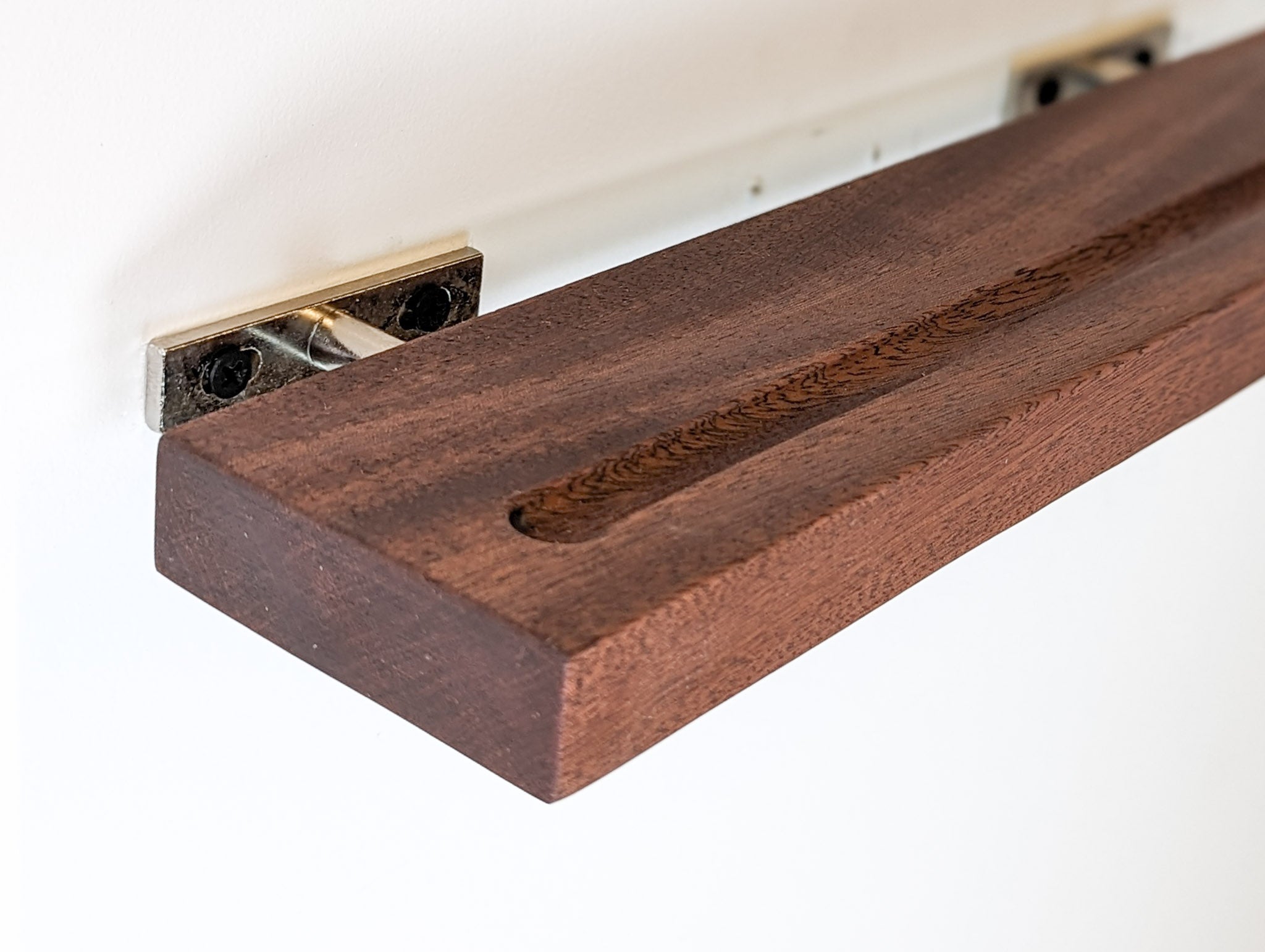 Vino Vinyl Record Shelf | Oak Wood, Wall-Mounted Display for 12 Albums 6