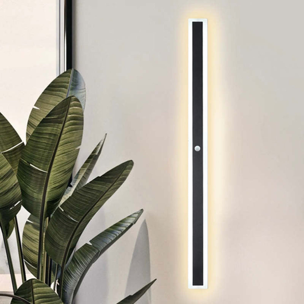 Vynn Linear Wall Lamp | Weather-Resistant, Dimmable LED 10