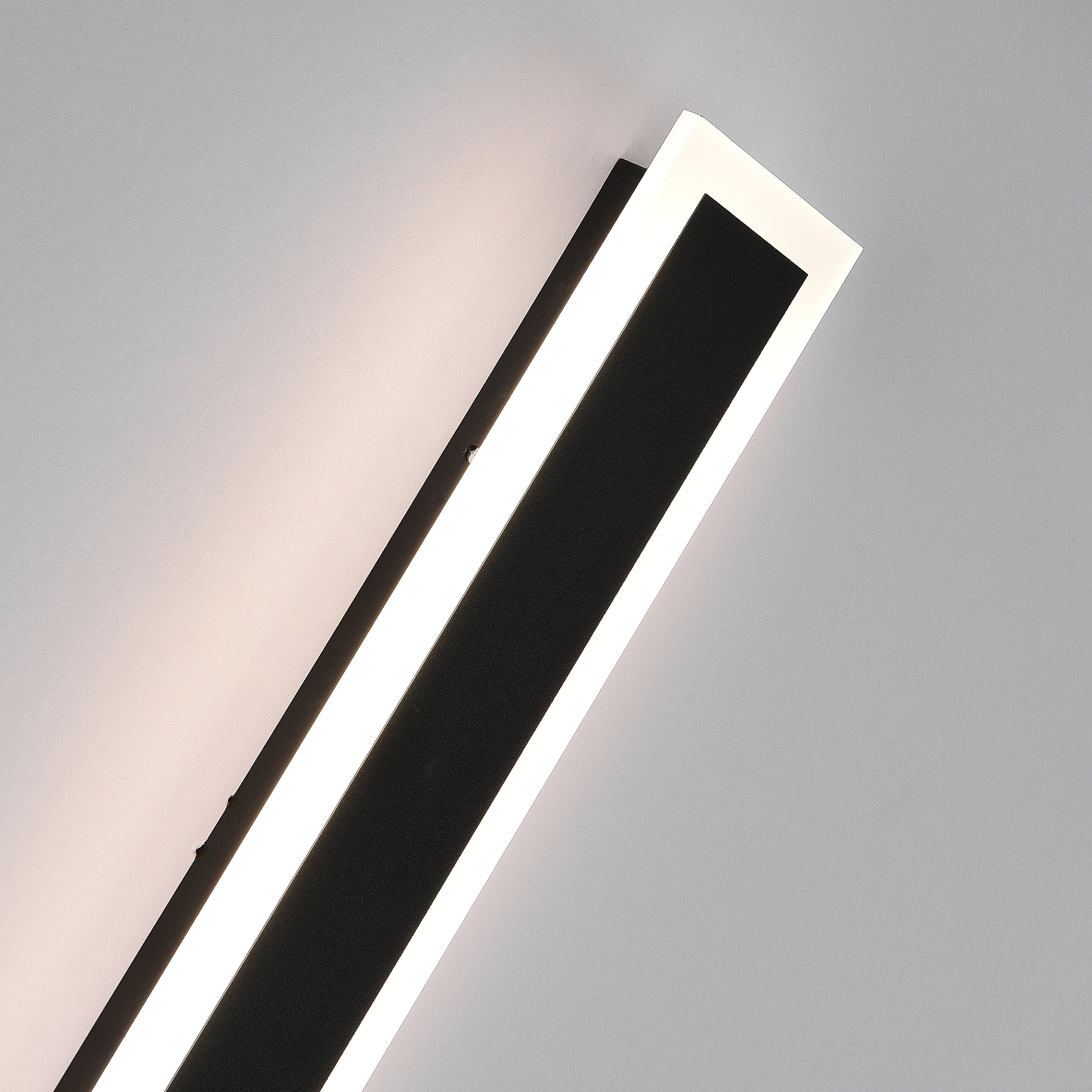 Vynn Linear Wall Lamp | Weather-Resistant, Dimmable LED 5