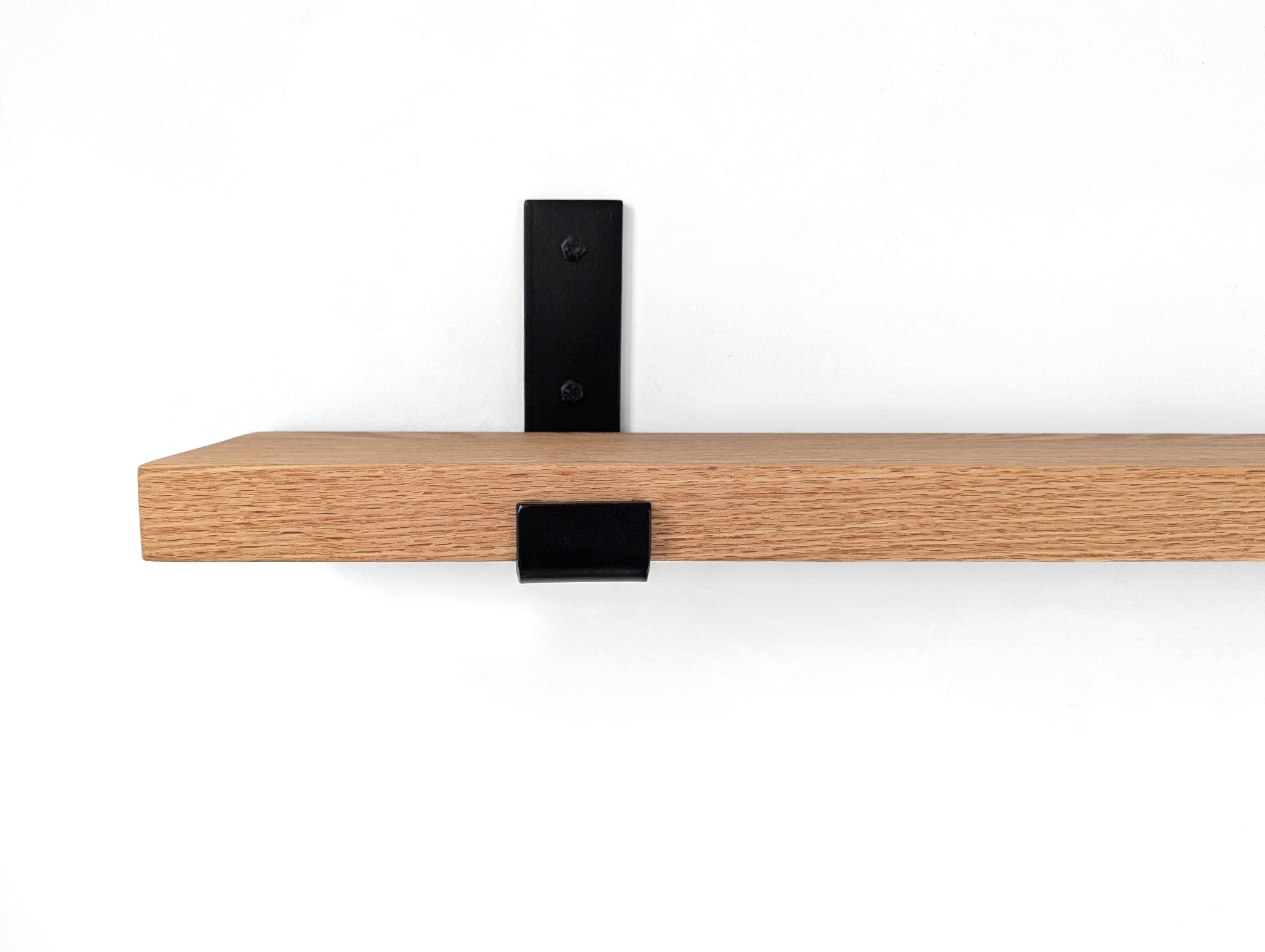 Oaken Shelf | Thick Design with Steel Brackets 2