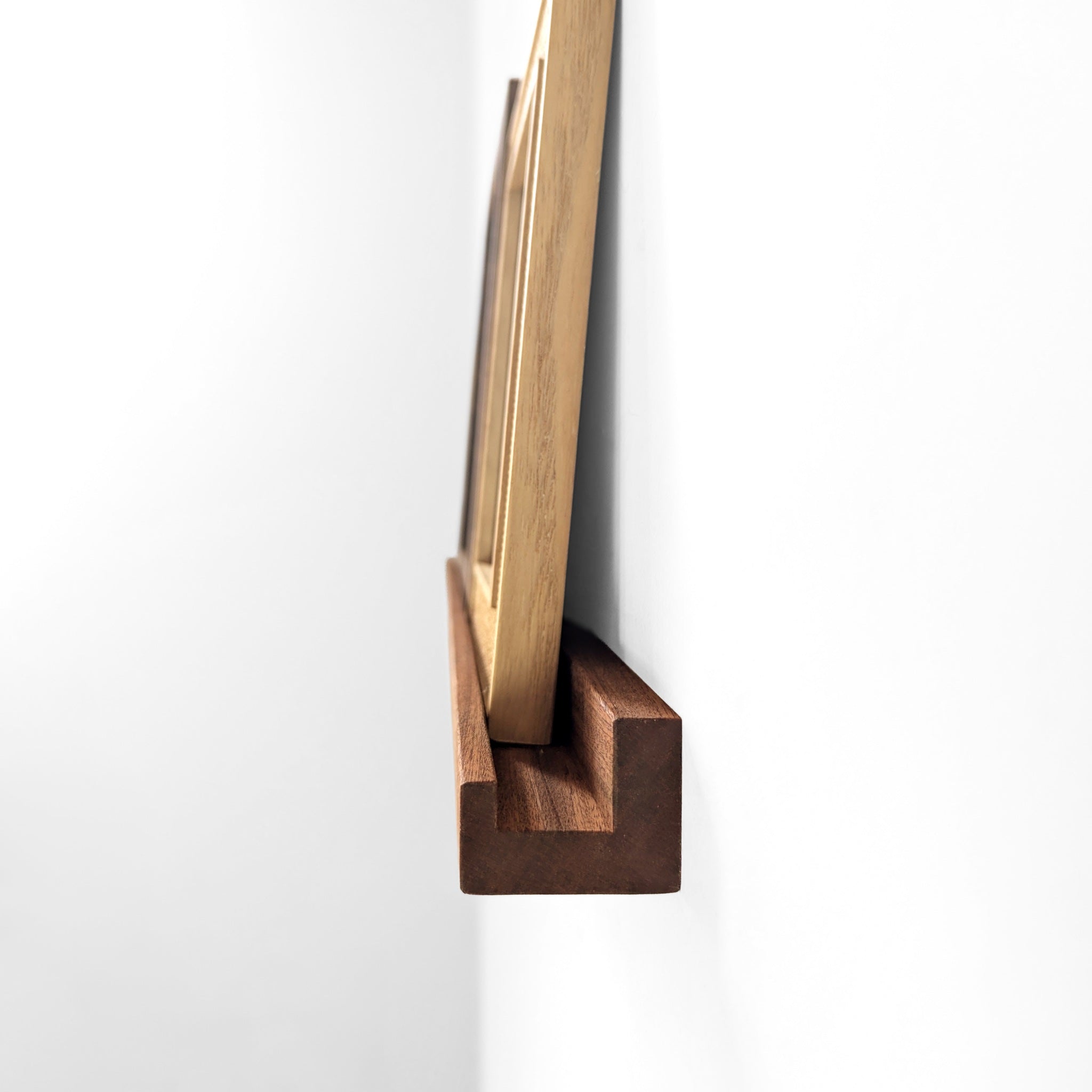 Pictura Display Shelf | Handcrafted Oak or Mahogany, Modern Design 2